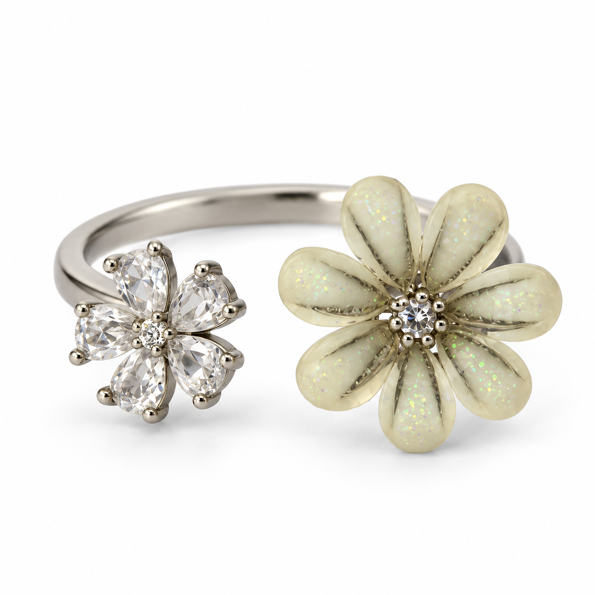 Eira Stardust Bloom Silver Ring