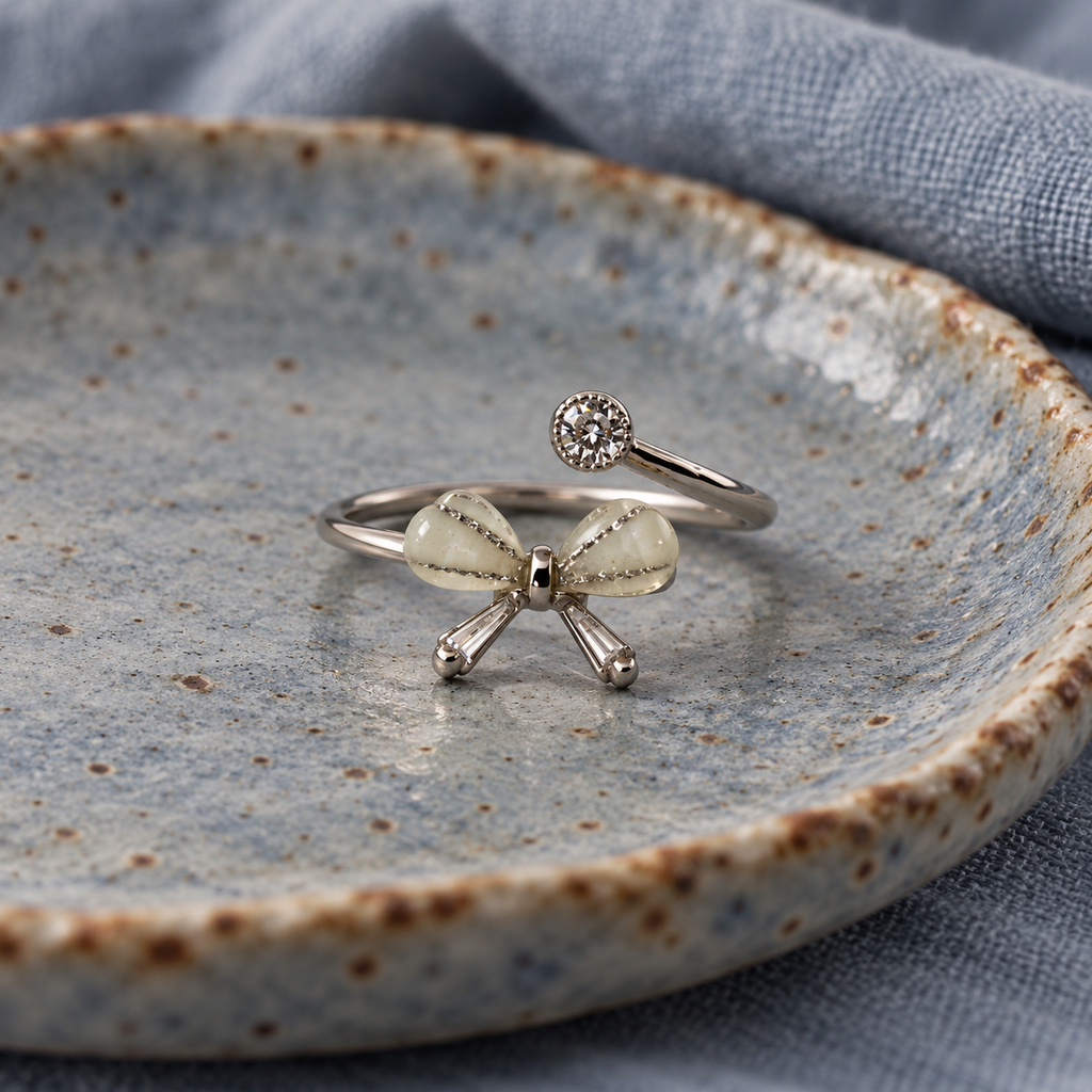 Maisie Ivory Bow Silver Ring