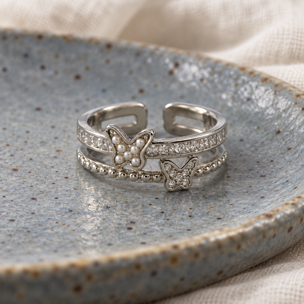 Elina Pearlwing Silver Ring