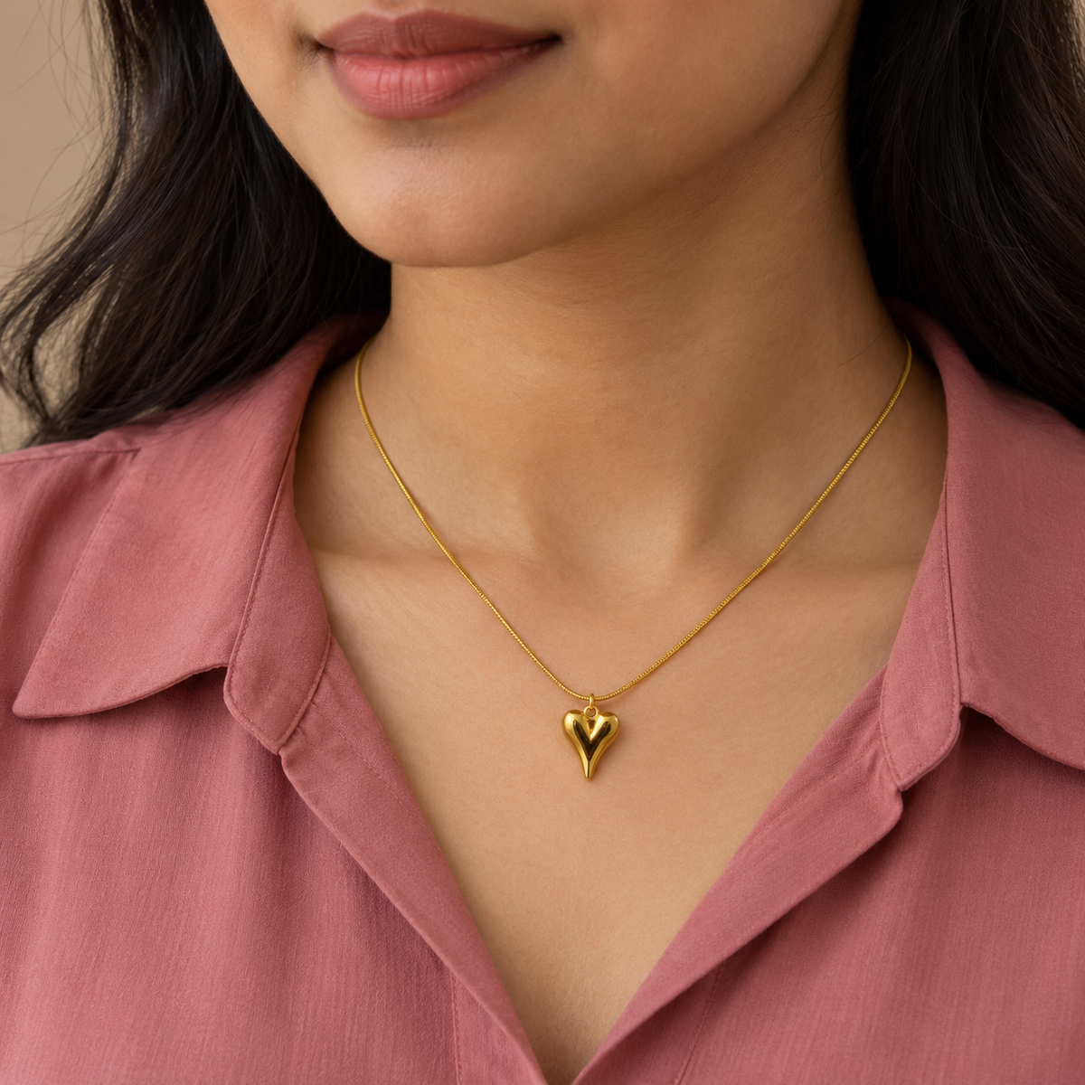 Vivia Golden Love Necklace